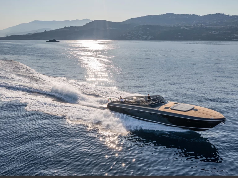 Ein Itama 62RS mieten in Toúrlos