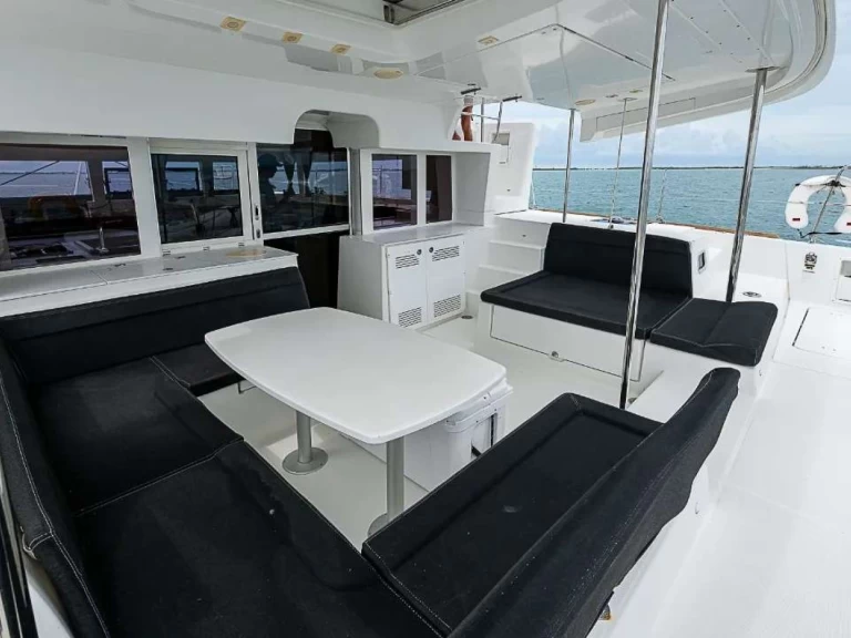 Vermietung Yacht Lagoon mit Führerschein