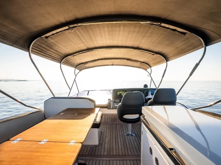 Motorboot mieten in Seget Donji zum besten Preis