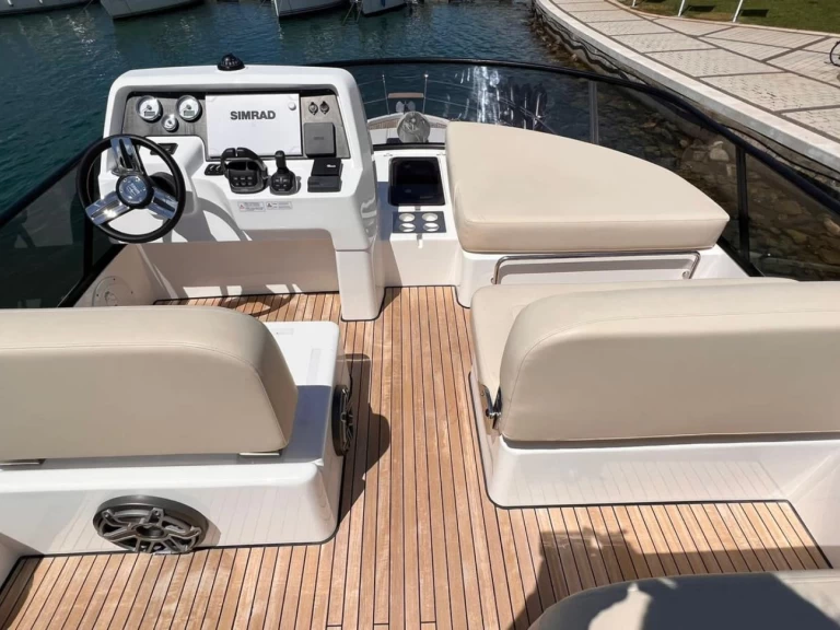 Motorboot mieten in Šibenik zum besten Preis