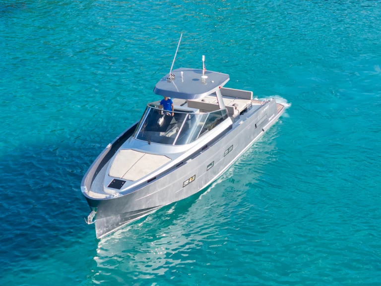 Motorboot mieten in Port de Cavalaire-sur-Mer zum besten Preis