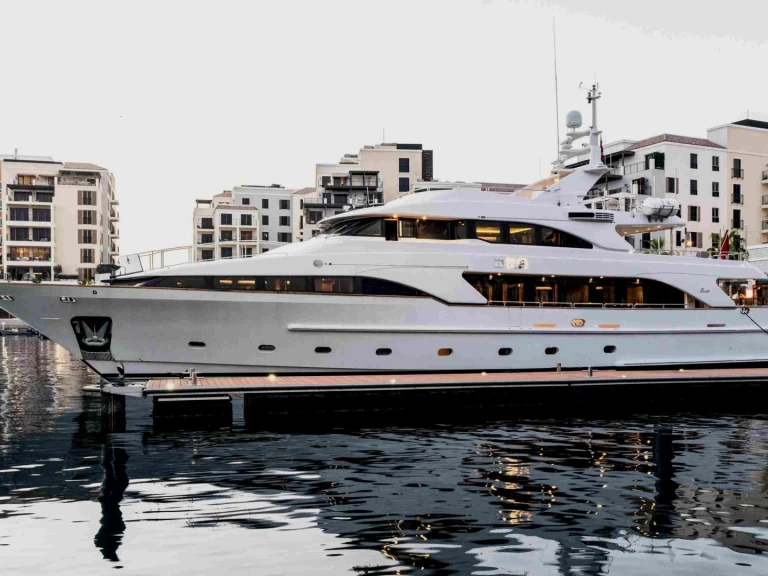 Yacht mit oder ohne Skipper Benetti mieten in Dubai Marina