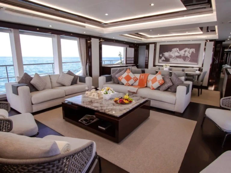 YachtCharter in Dubai Marina - Sunseeker 116 auf SamBoat