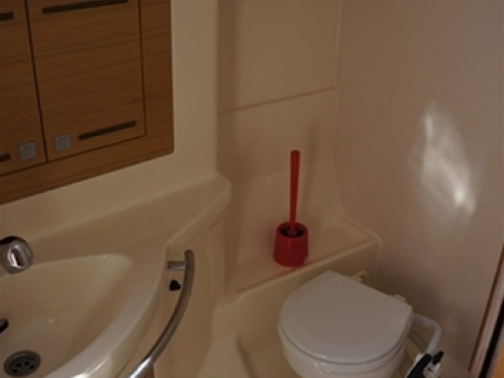 Segelboot mit oder ohne Skipper Elan mieten in Gouviá