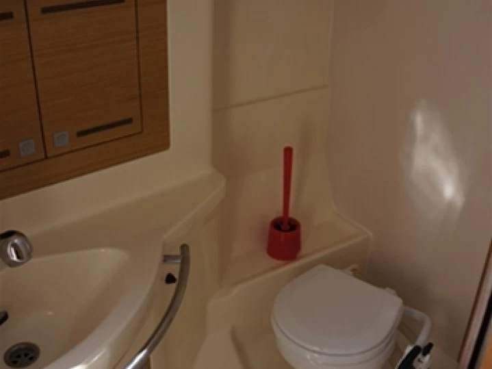 Segelboot mit oder ohne Skipper Elan mieten in Gouviá