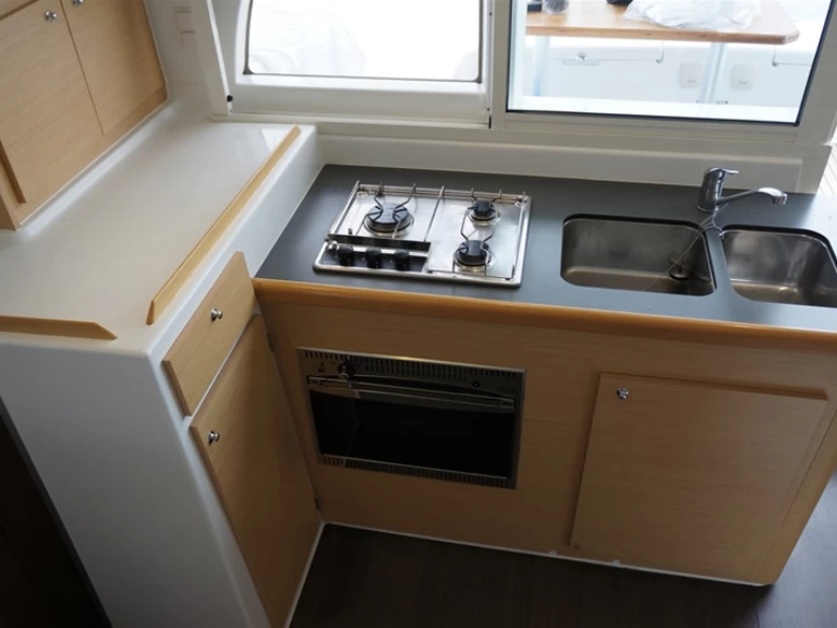 Katamaran mieten in Gouviá zum besten Preis