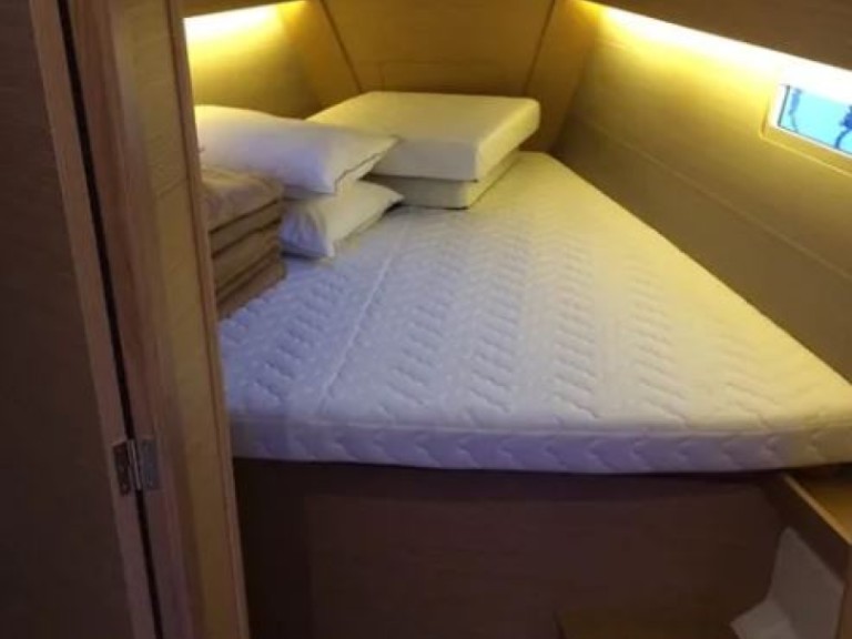 Segelboot mit oder ohne Skipper Dufour mieten in Gouviá