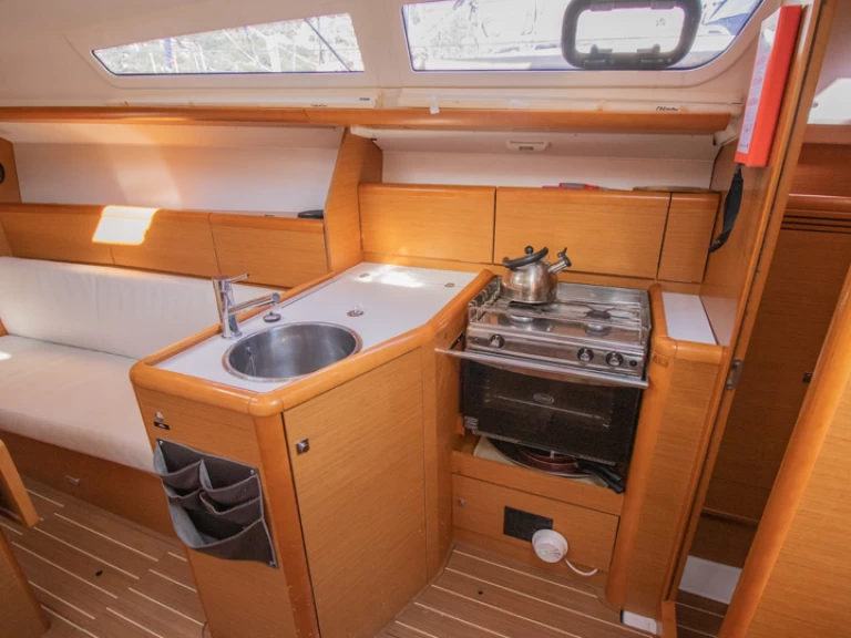Bootsverleih Jeanneau Sun Odyssey 33i Agía Effimía Samboat