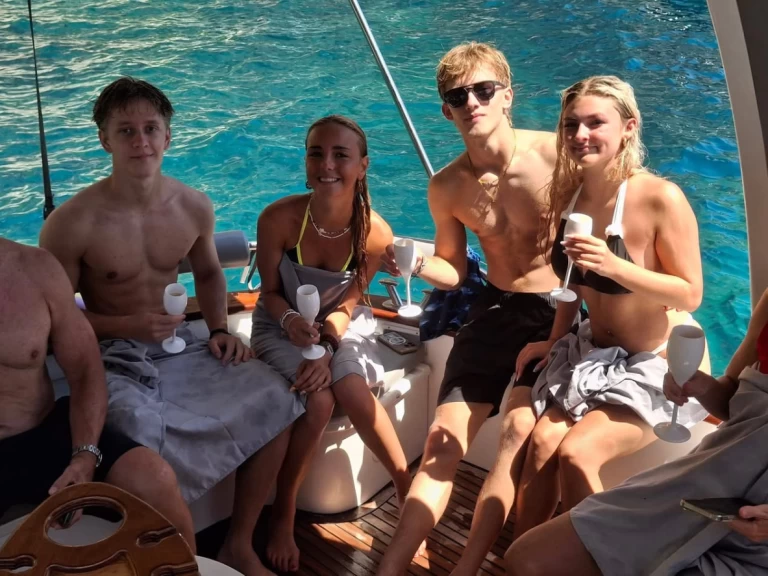 Bootsverleih Tirrenia Viveur 28 Sorrent Samboat