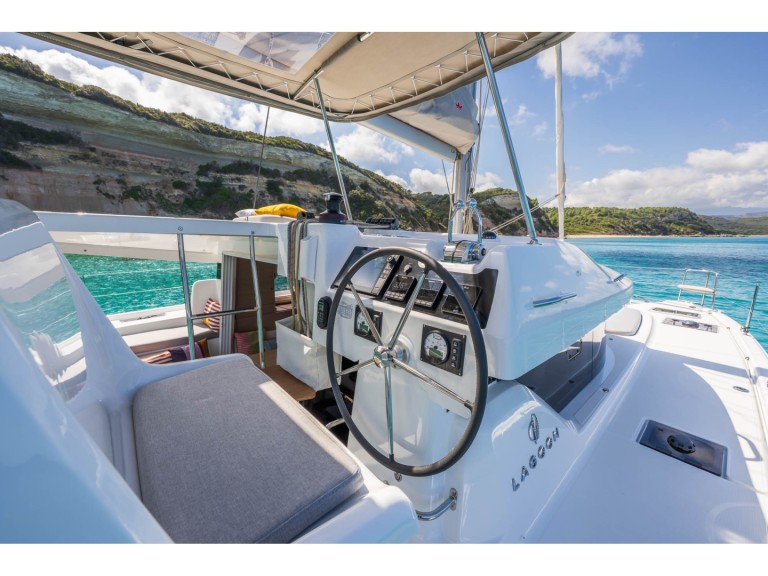 YachtCharter in Ajaccio - Lagoon Lagoon 38 3 CAB auf SamBoat