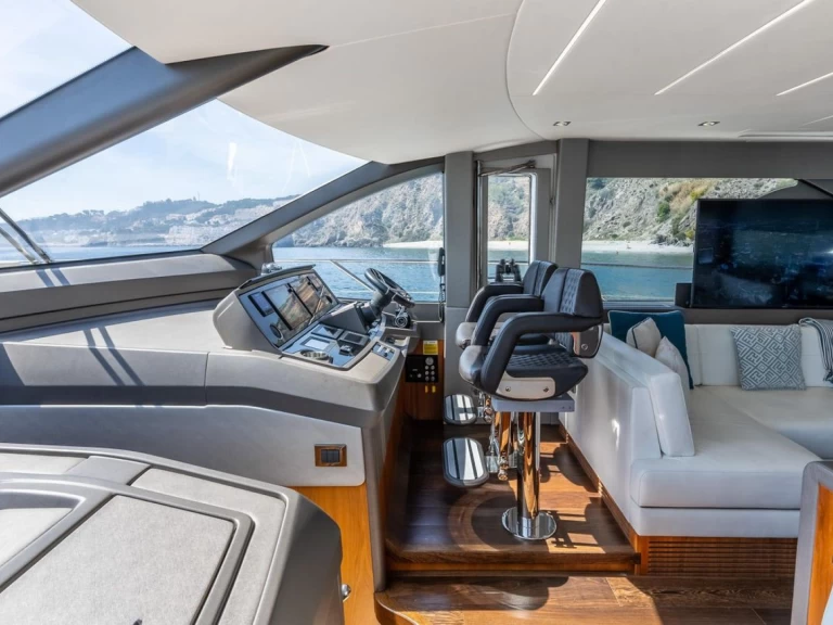 Motorboot mit oder ohne Skipper Sunseeker mieten in Spanien