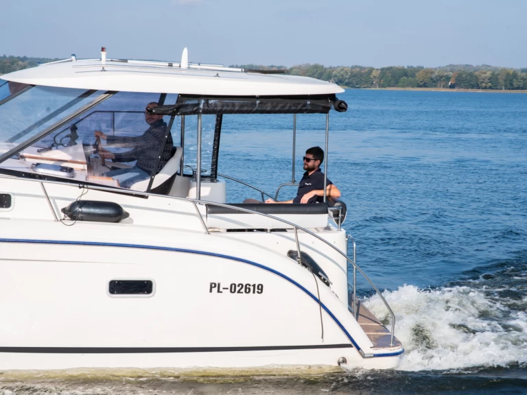 Hausboot mit oder ohne Skipper Futura mieten in Ogonki