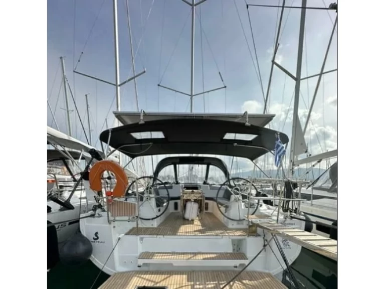 Ein Bénéteau Oceanis 40.1 mieten in Álimos