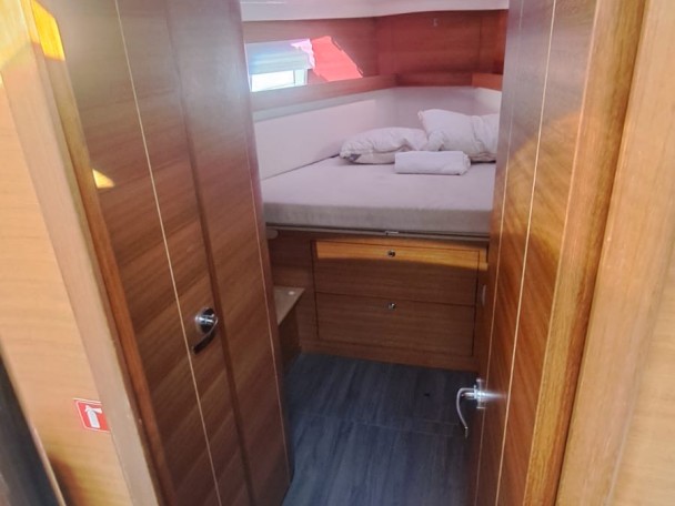 YachtCharter in Álimos - Elan Impression 45.1 auf SamBoat