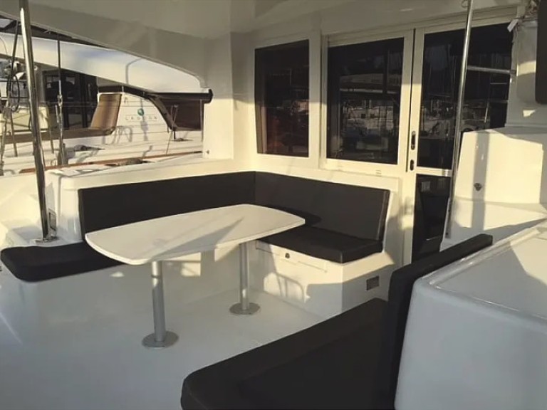 YachtCharter in Álimos - Lagoon Lagoon 40 auf SamBoat