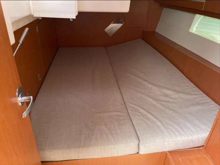 Ein Bavaria Bavaria C45 mieten in Álimos