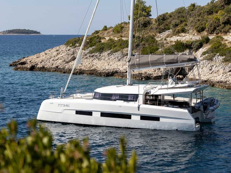 YachtCharter in Sant Antoni de Portmany - Dufour Dufour Catamarans 48 Sail auf SamBoat