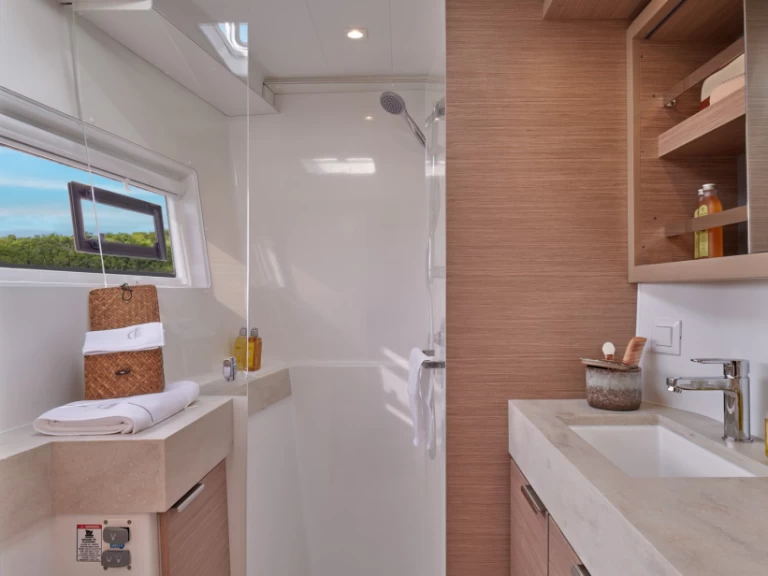 YachtCharter in Sant Antoni de Portmany - Lagoon Lagoon 40 auf SamBoat