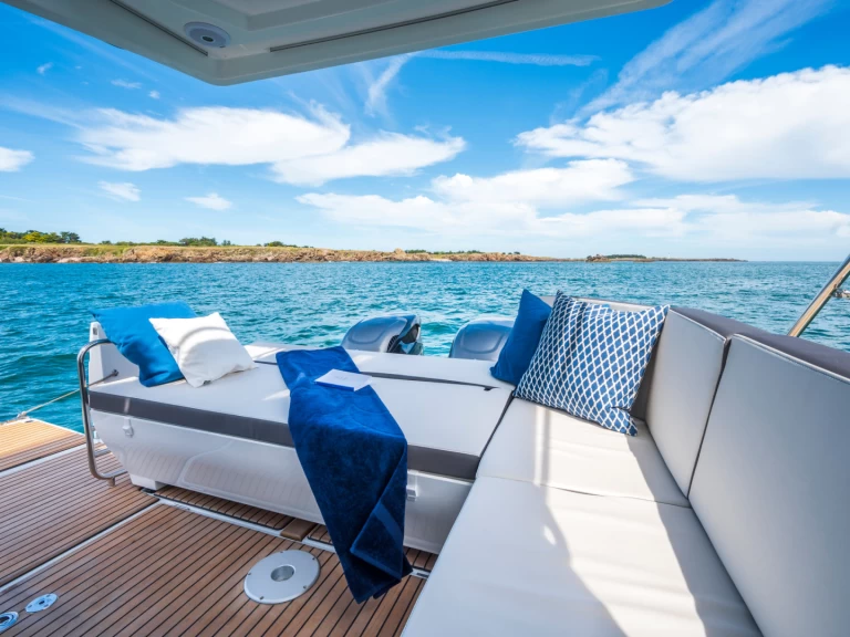 Motorboot mit oder ohne Skipper Bénéteau mieten in Biograd na Moru