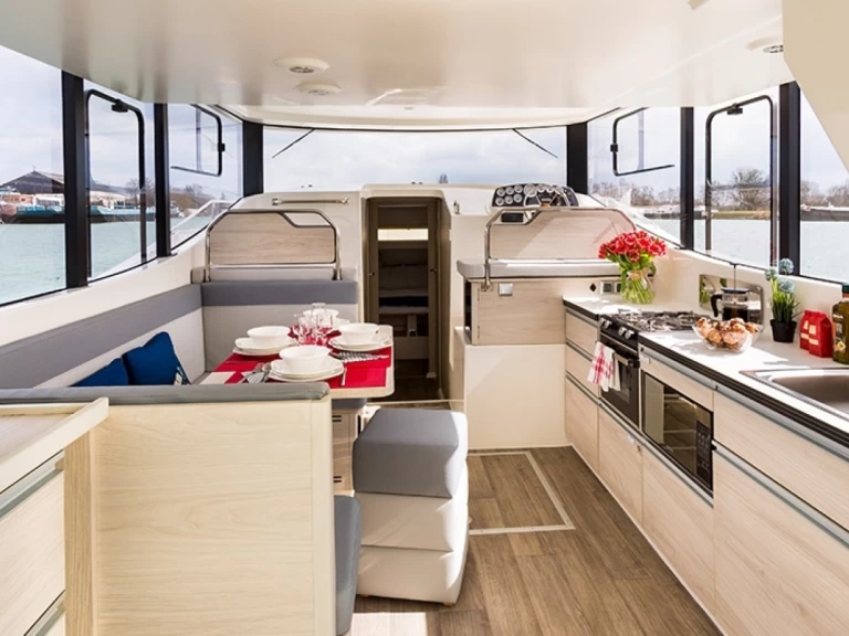 YachtCharter in Migennes - Premier Horizon 1 auf SamBoat
