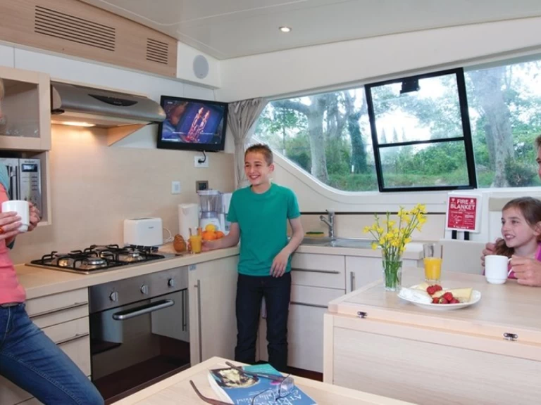 Hausboot mit oder ohne Skipper Comfort Plus mieten in Portiragnes