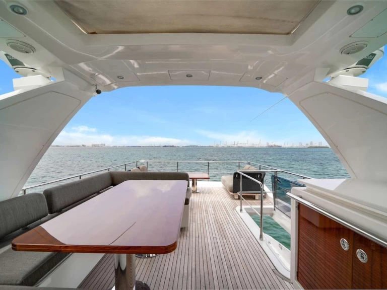 Vermietung Yacht Azimut mit Führerschein