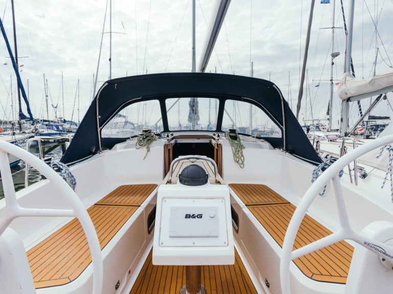 Bavaria Cruiser 37 mieten Lemmer