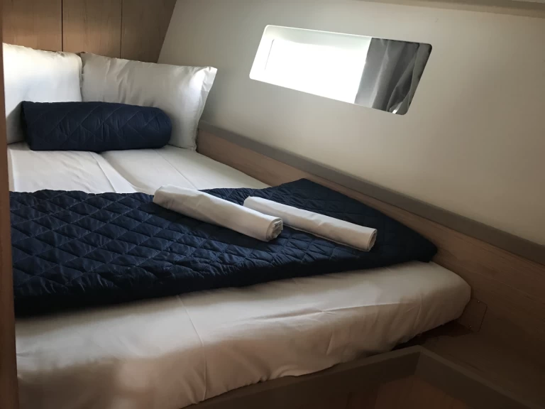 Bénéteau Oceanis 45 mieten Salerno