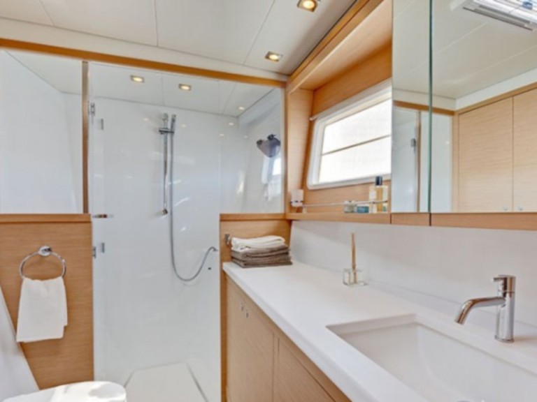 Katamaran mieten in Lavrion zum besten Preis