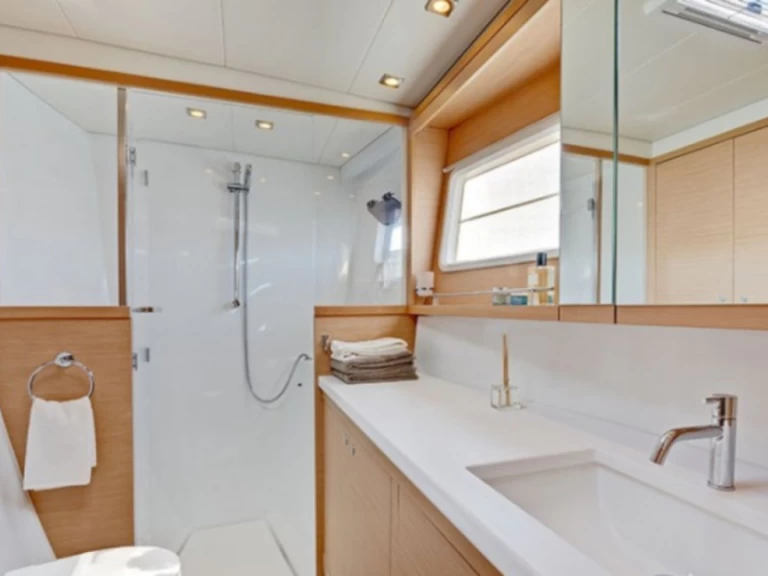 Katamaran mieten in Lavrion zum besten Preis