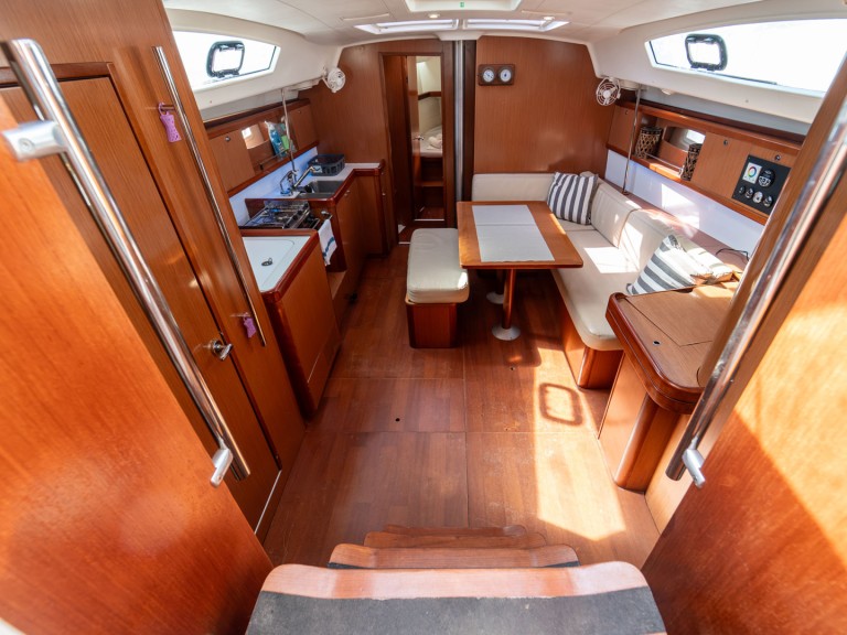 YachtCharter in Kavála - Bénéteau Oceanis 43 auf SamBoat