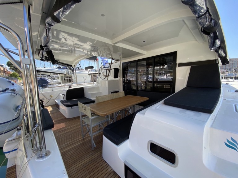 Katamaran mieten in Cugnana Verde zum besten Preis