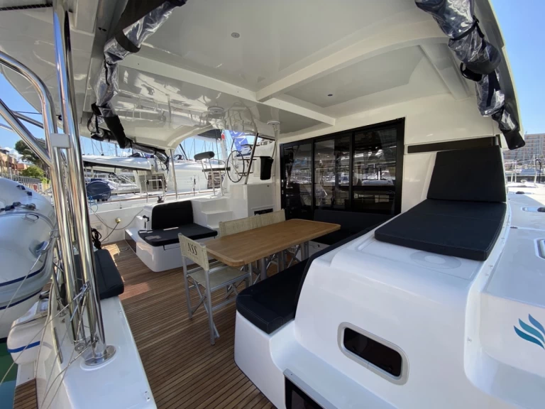 Katamaran mieten in Cugnana Verde zum besten Preis