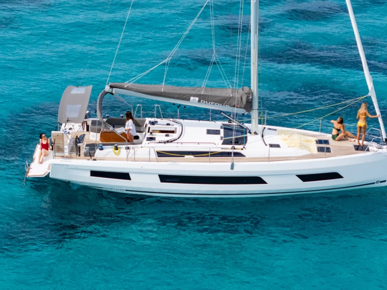 YachtCharter in Golfe-Juan - Dufour Dufour 44 auf SamBoat