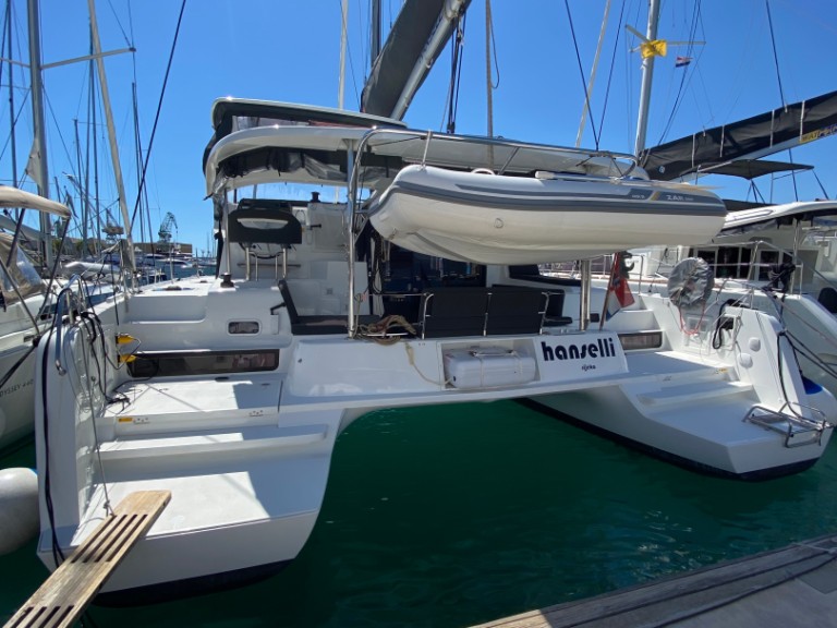 YachtCharter in Le Marin - Lagoon Lagoon 42 auf SamBoat