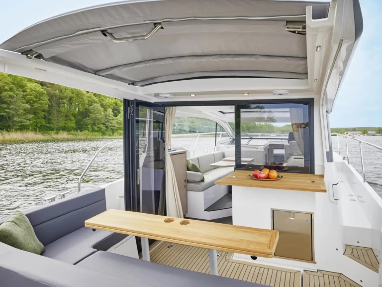 Sealine Sealine C335 mieten Biograd na Moru