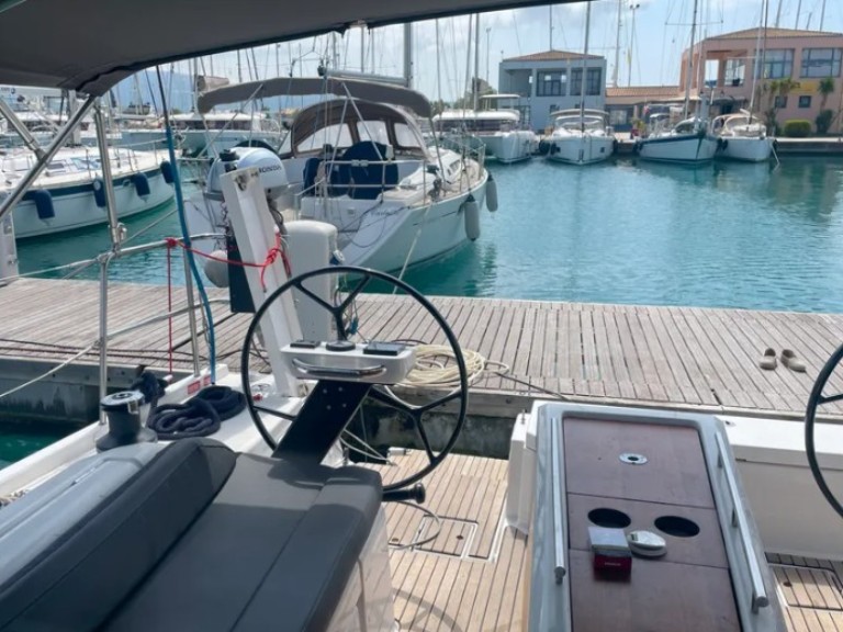 Ein Dufour Dufour 390 mieten in Lefkáda