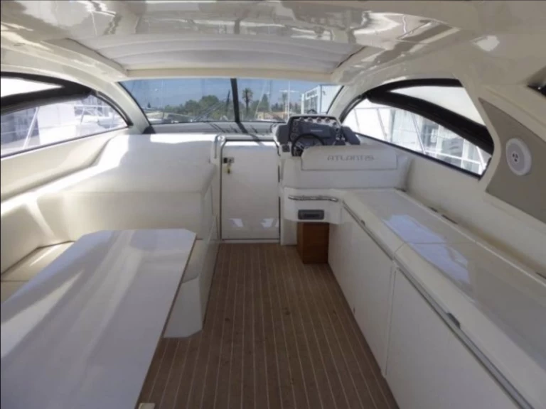 Vermietung Motorboot Azimut mit Führerschein