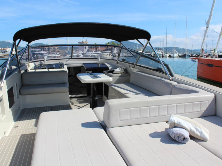 Motorboot mieten in Port de Saint Tropez zum besten Preis