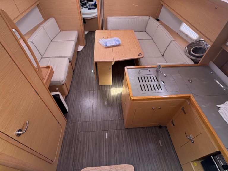 Boot mieten Hyères günstig DUFOUR 390