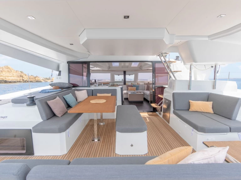 Ein Fountaine Pajot Elba 45 mieten in Ajaccio