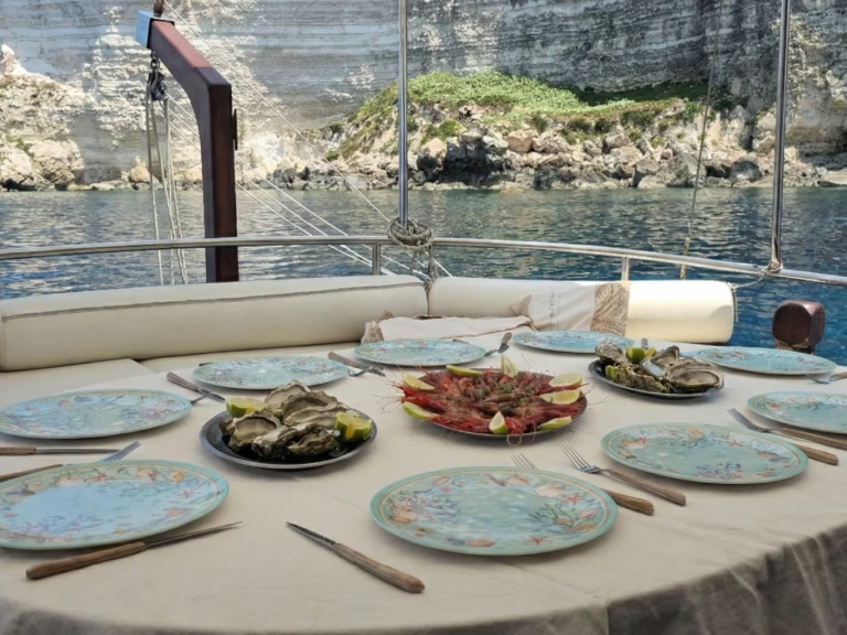 Vermietung Yacht Custom Gulet-Motor Sailor mit Führerschein