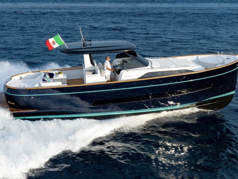 Motorboot mieten in Port de Saint Tropez zum besten Preis