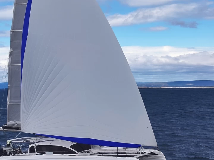 Ein Outremer 52 mieten in Lorient