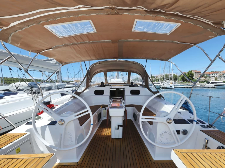 Elan Impression 45 mieten Šibenik