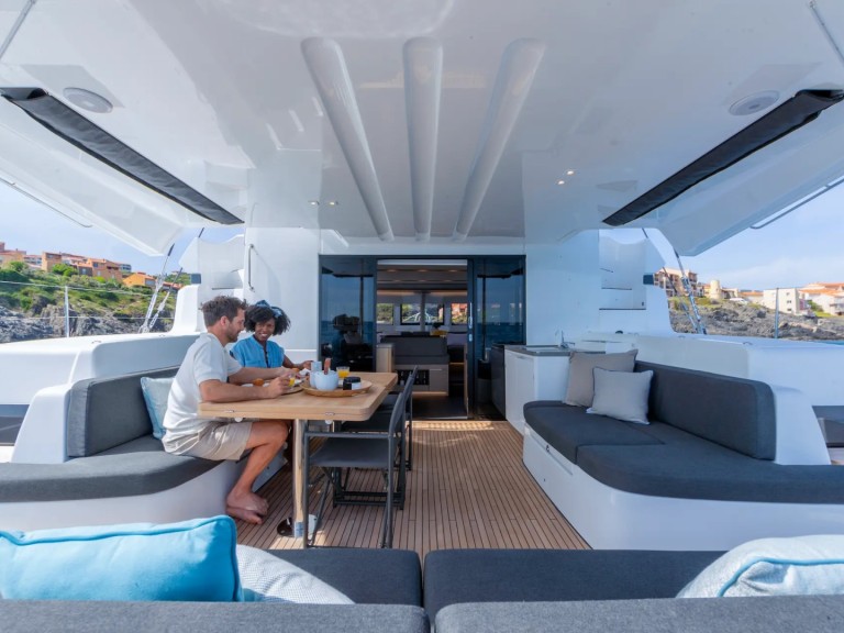 YachtCharter in Álimos - Lagoon Lagoon 51 auf SamBoat