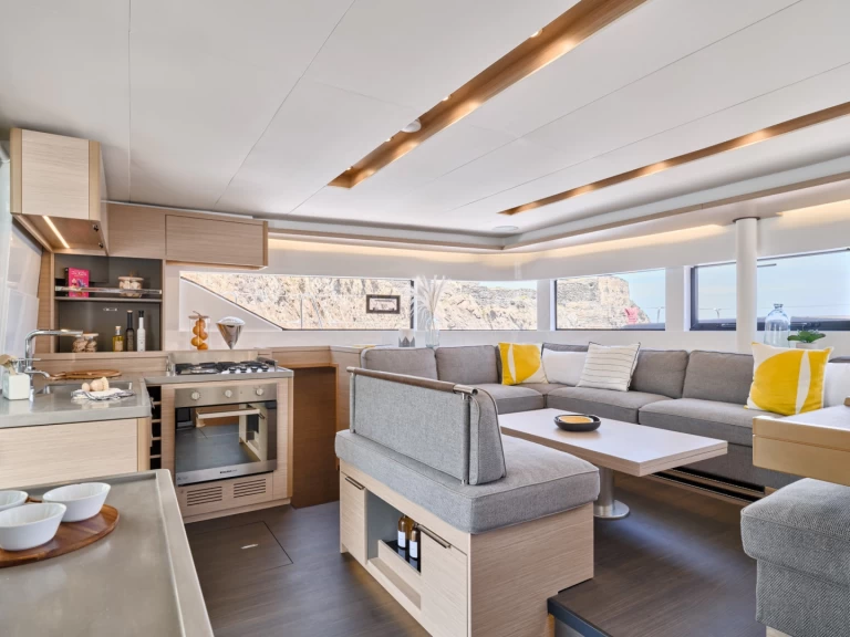 Katamaran mieten in Álimos zum besten Preis