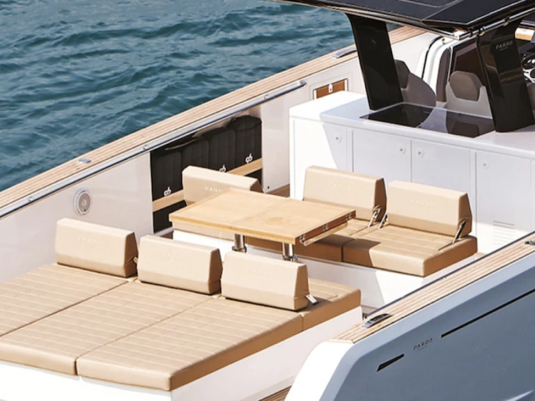 Pardo Yachts Pardo 43 mieten Port de Saint Tropez