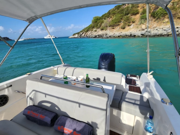 Ein Pacific Craft Pacific Craft 650 mieten in Marigot