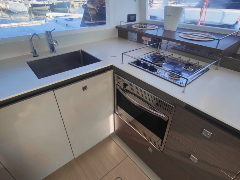 Vermietung Katamaran Leopard Catamarans / Robertson & Caine mit Führerschein